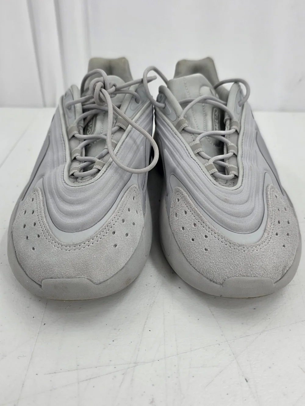 adidas Originals Ozelia‎ Men's Silver Triple Grey Shoe Sneakers HO4252 Size 7.